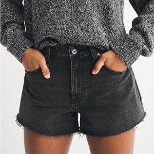 A&F - Curve Love 90s HR Cutoff Shorts (2/4)